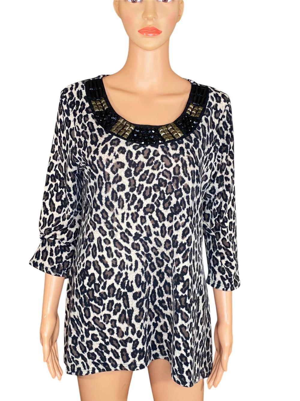 Dressbarn Animal Print Tunic Top Beaded Scoop Neckline 3-4 Sleeve SZ Medium